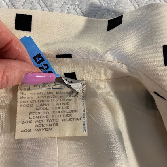 Vintage Versace100% Fine Wool Suit (Jacket & Skirt) Euro Size 44 GUC - Picture 15 of 16